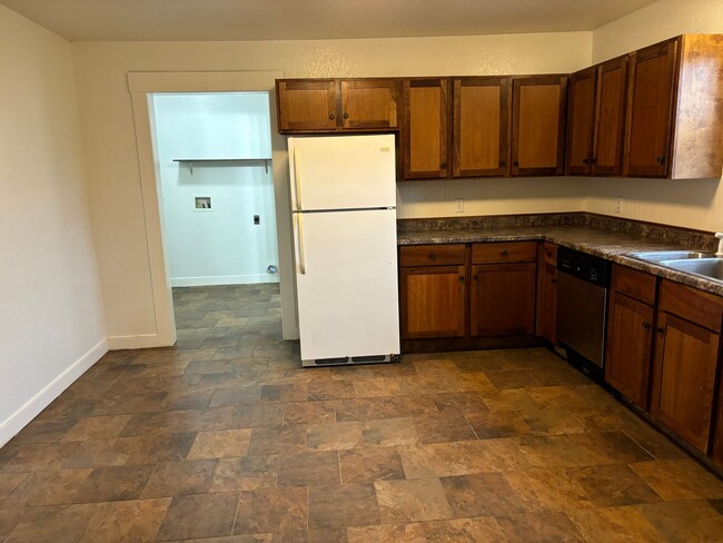 Photo - 500 Bache St