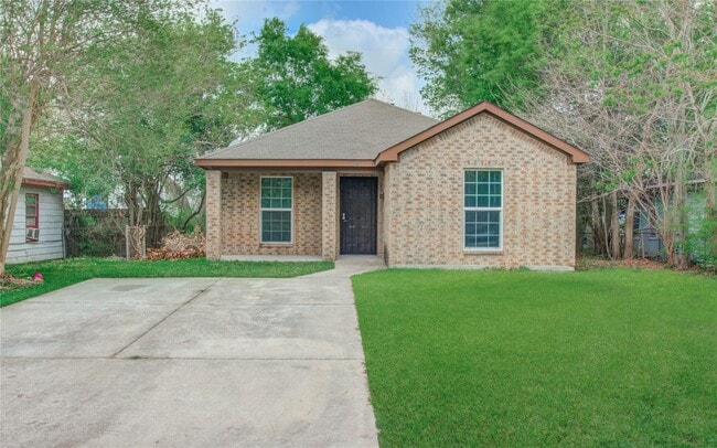 Building Photo - 5521 Malmedy Rd Rental