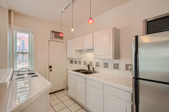 Photo - 1376 N Pearl St Unit 212