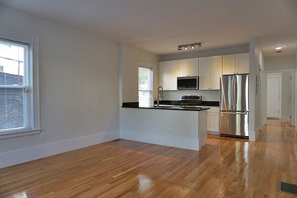 Photo - 2 Osgood St Unit 1