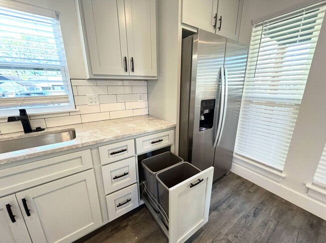 Photo - 3 Bedroom 2 Bathroom Home for Rent