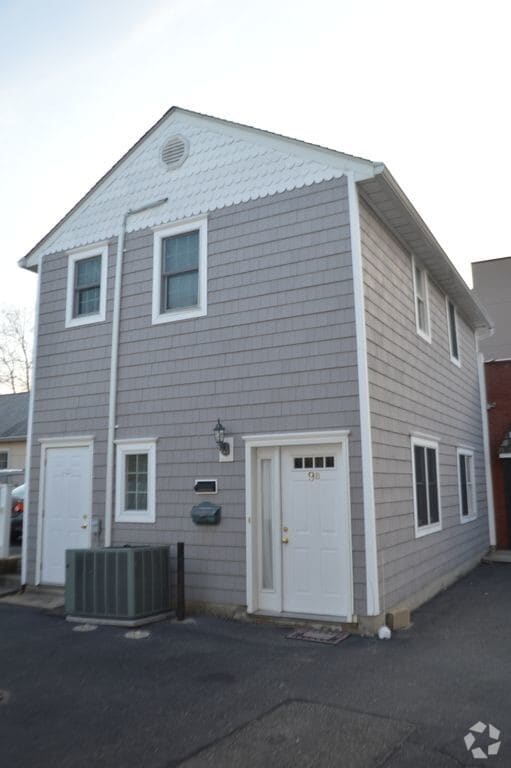 Building Photo - 9 Green St Unit B Rental