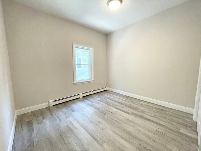 Photo - 174 Bolton St Unit 3