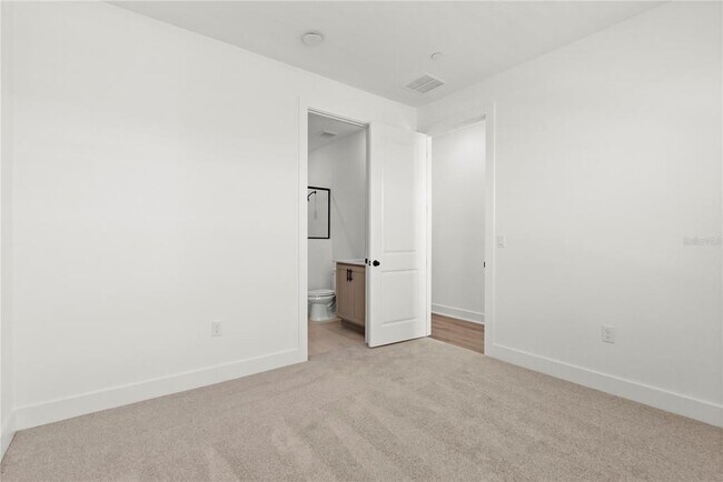 Photo - 15363 Hamlin Pk Dr