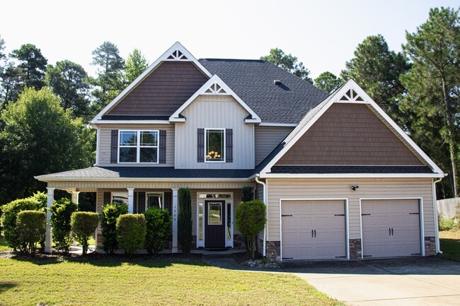 Building Photo - 1266 Coachman Way