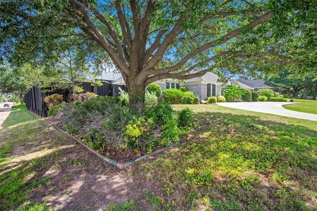 Photo - 7605 Queens Garden Dr