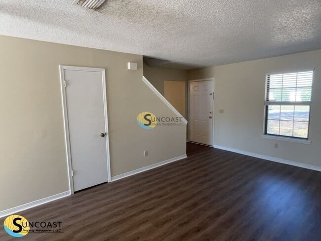 Photo - 8702 Bandera Cir S