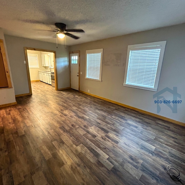 Photo - 703 S Main St