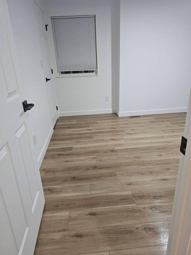 Photo - 170 Westmount Dr