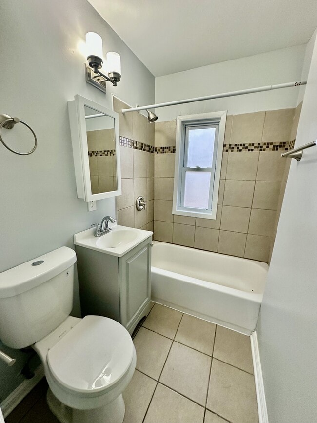 Photo - 1917 W 21st St