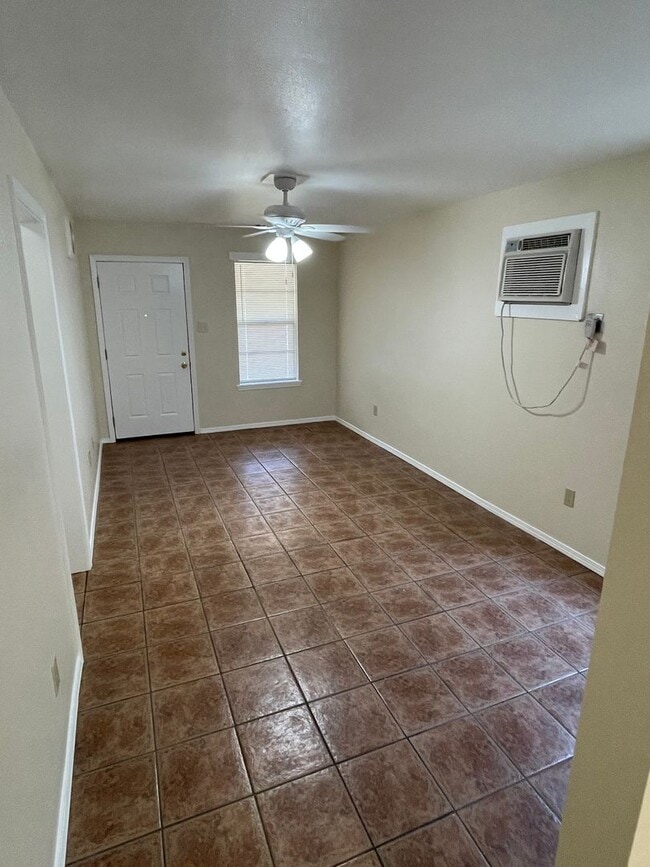 Photo - 2344 Elm Park Dr