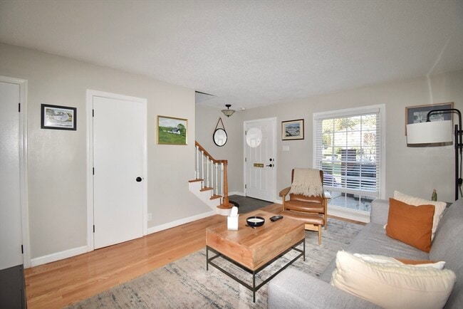 Photo - 15 Yorktown Dr