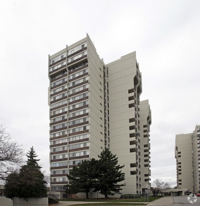 Building Photo - White Oaks Apartments
