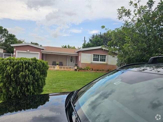 Building Photo - 7731 Indigo St Rental