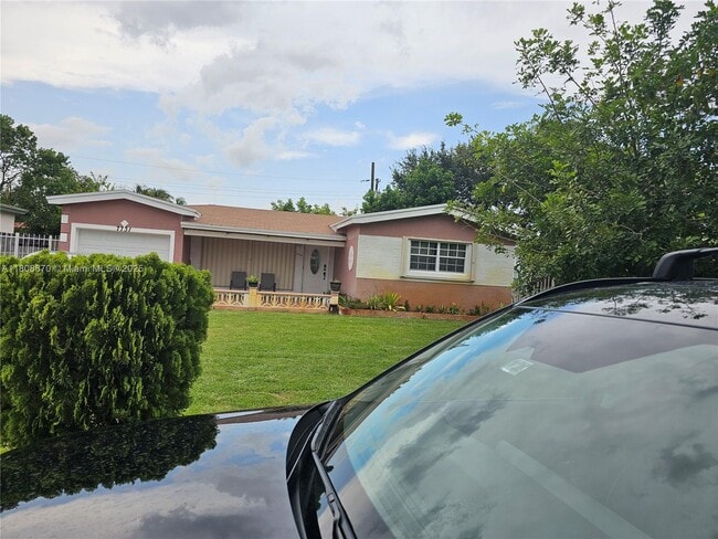 Photo - 7731 Indigo St House