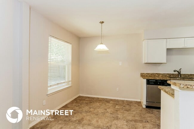 Photo - 817 Sandalwood Ln