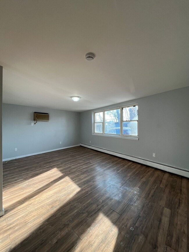 Photo - 180 Princeton Ave Unit 1RM