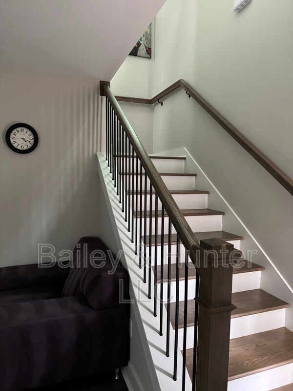 Photo - 1328 B Blvd SW