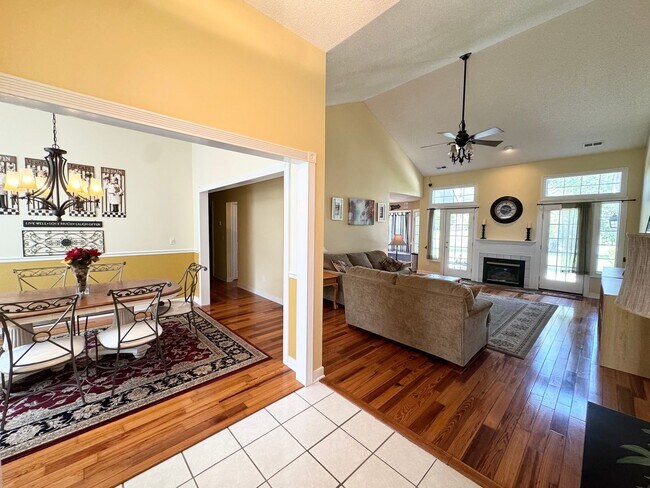 Photo - Longs - 3 Bedroom / 2 Bathroom Fully Furnished Home