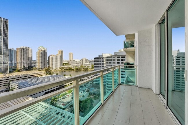 Photo - 950 Brickell Bay Dr Unit 1706