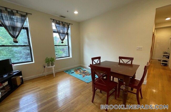 Photo - 1801 Beacon St Unidad 7
