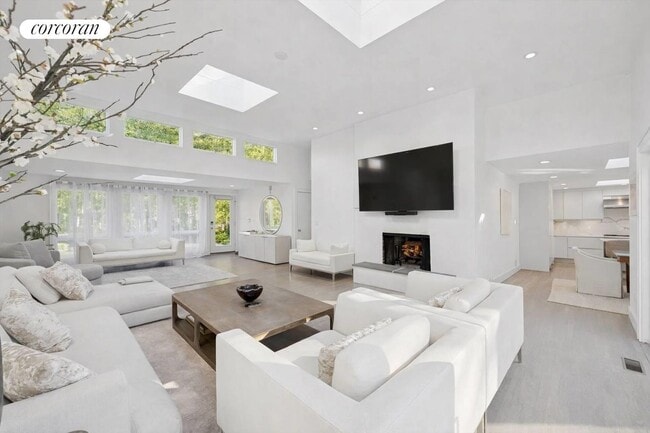 Photo - 3 Southwood Ln