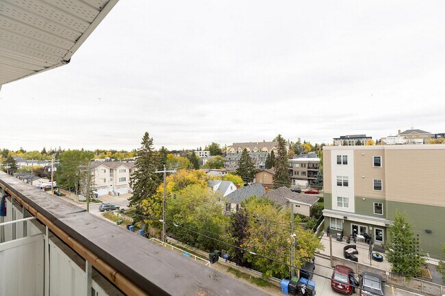 Photo - Bankview 1711