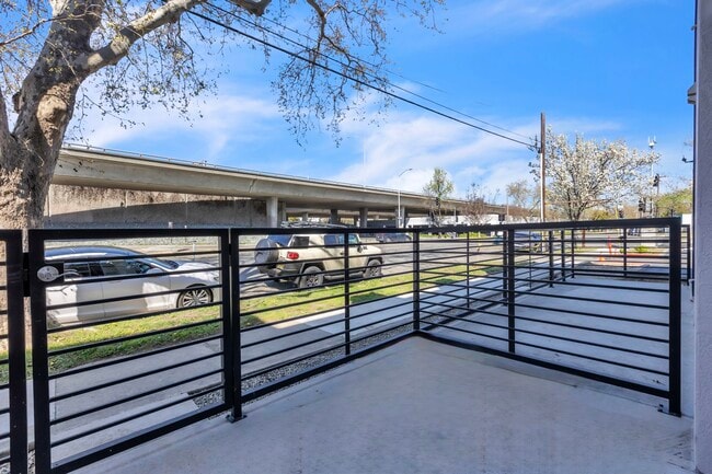 Photo - 3000 T St