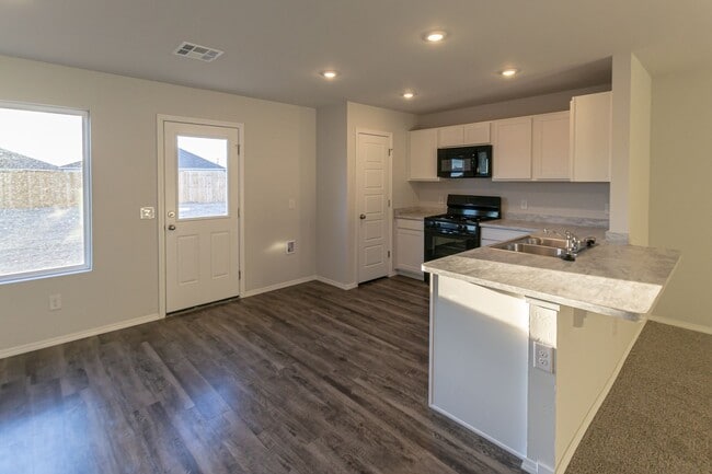 Photo - Charming 3 Bedroom / 2 Bathroom Home in Perkins!