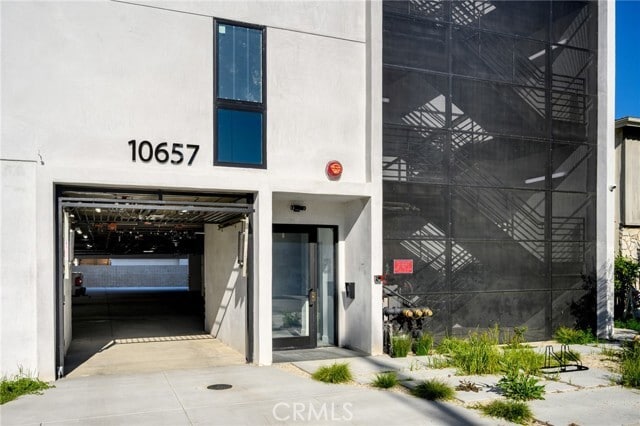 Photo - 10657 Moorpark St Unit 204