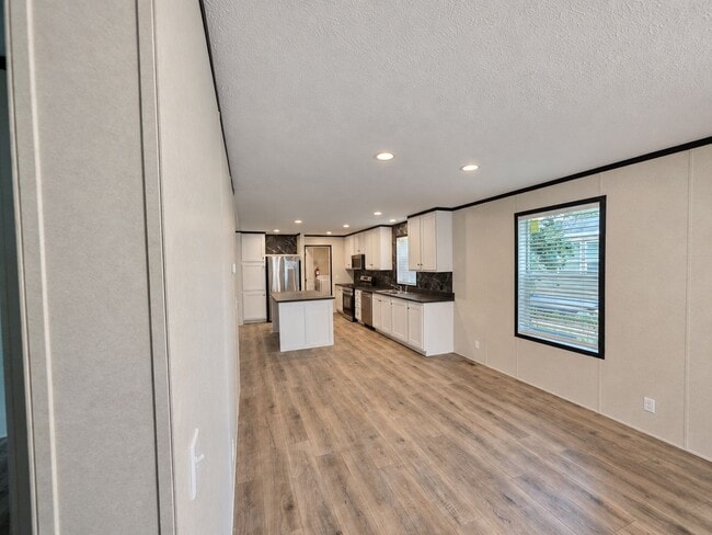 13 Hummingbird Dr