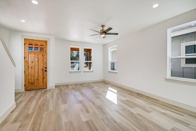 Photo - 424 Shady Bluff Dr