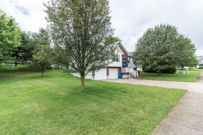 Photo - 705 Wandering Way