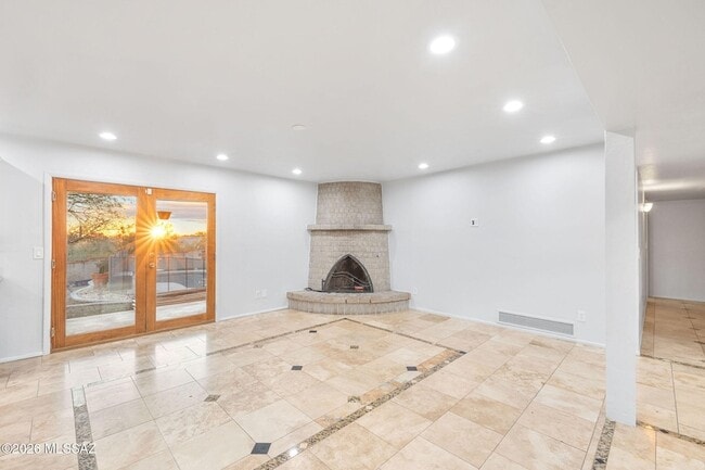 Photo - 3721 N Sierra Madre Dr