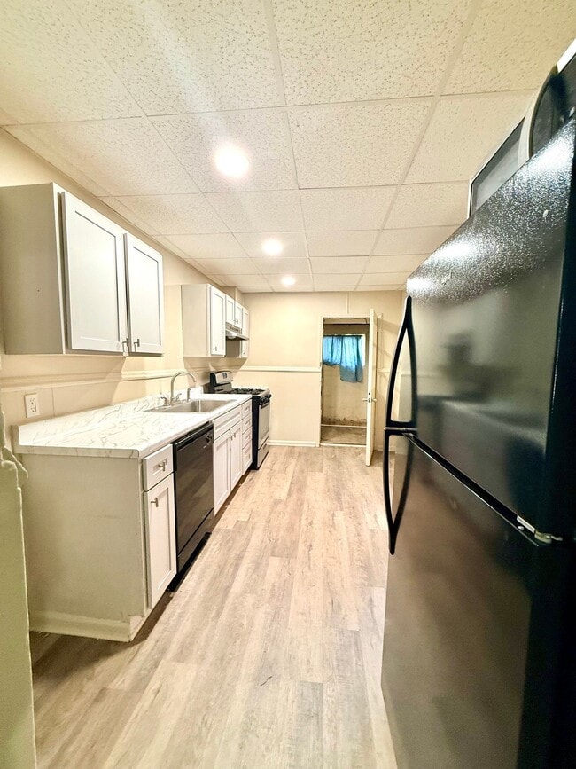 Photo - 482 New Dorwart St