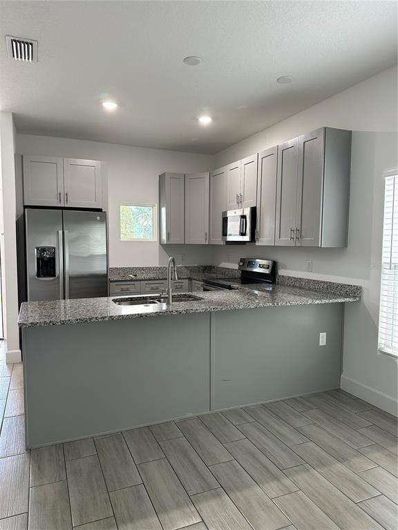 Photo - 601 Lake Shore Pkwy