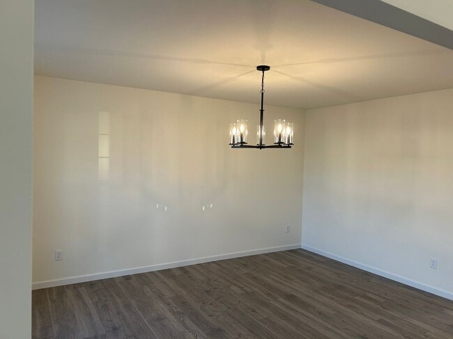 Photo - 402 Yellow Rose Ct