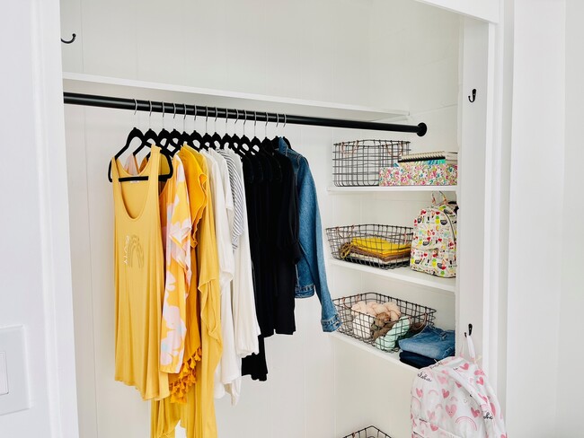 closet - 2864 Waialae Ave Unit A