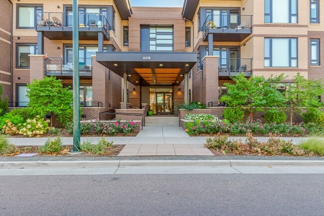 Photo - 6618 E Lowry Blvd