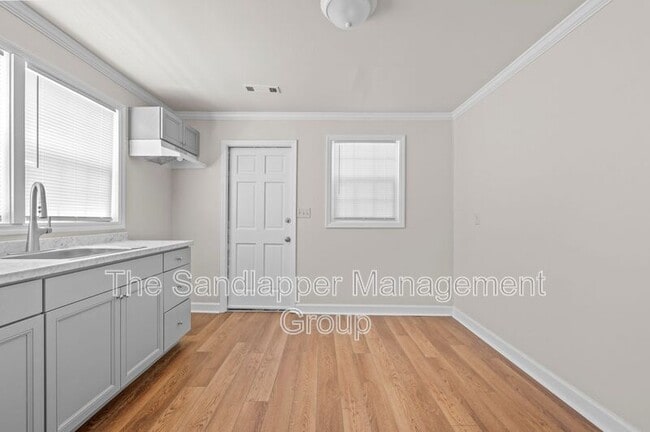 Photo - 2214 Van Buren Ave Unit B