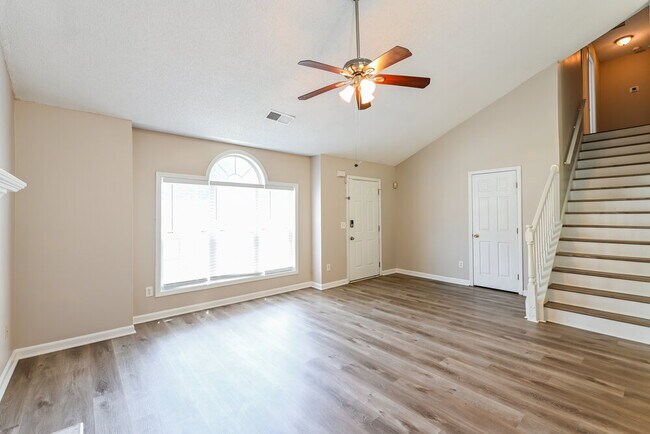 Photo - 335 Shadetree Ln