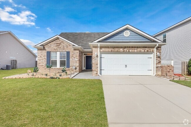 Building Photo - Executive Home in Convenient Location