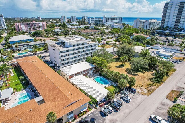 Photo - 3217 NE 11th St Unidad 10