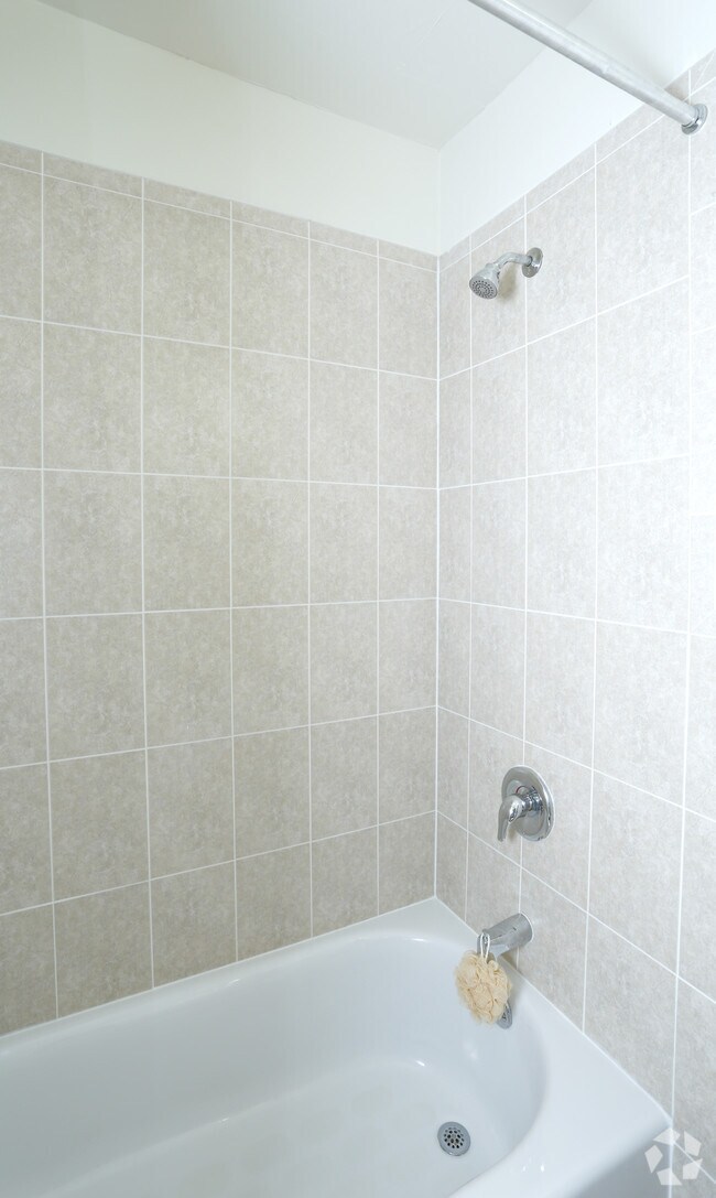 Woodmere at Hamilton Apartments Trenton, NJ