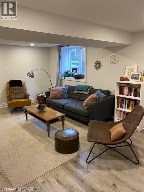 Photo - 482 E 37th St