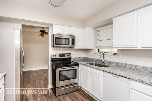 Photo - 2725 Stillwater Dr