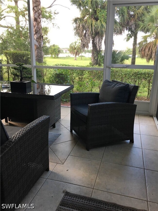 Photo - 884 Hampton Cir