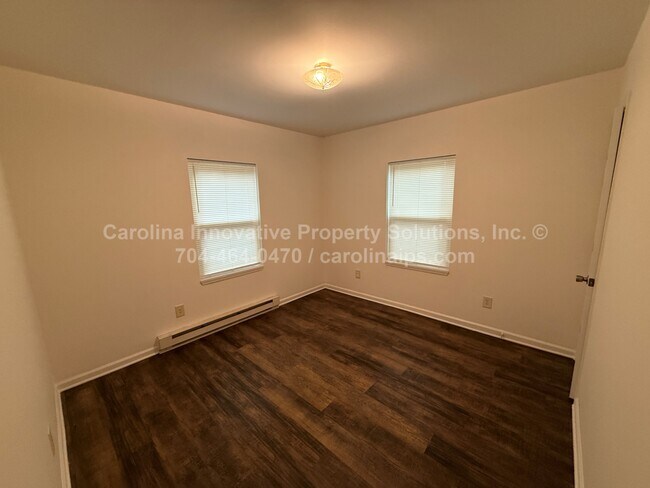 Photo - 1800 Newland Rd