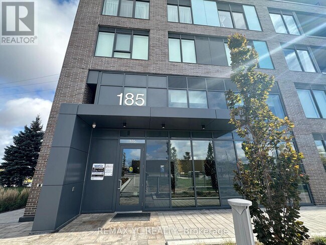 Photo - 185 Deerfield Rd Unité 501