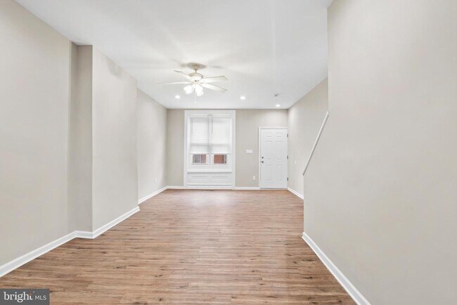 Photo - 1833 Fontain St